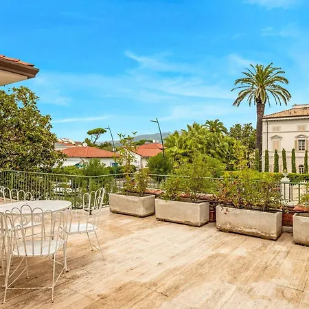 Accogliente Con Terrazza *