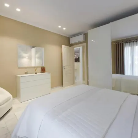 Accogliente Con Terrazza شقة *